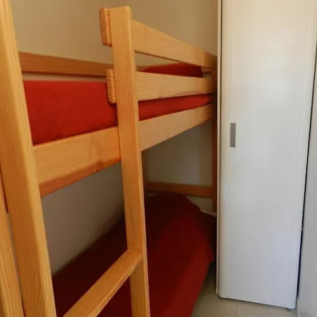 Apartment Le Lavandou, 1 Piece, 4 Personnes - Fr-1-251-606