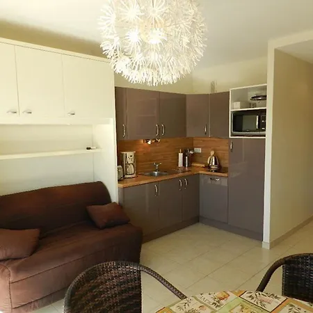 Le Lavandou, 1 Piece, 4 Personnes - Fr-1-251-606 Apartment Le Lavandou
